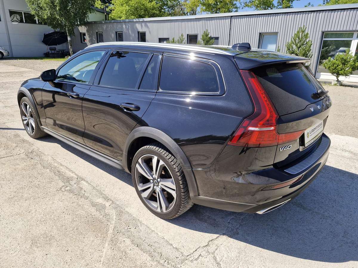 Volvo V60 Cross Country - 6