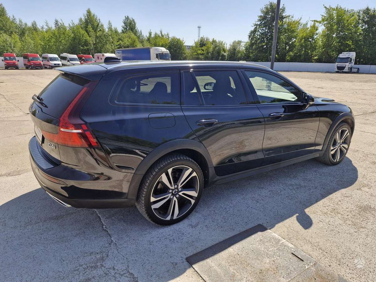 Volvo V60 Cross Country - 7