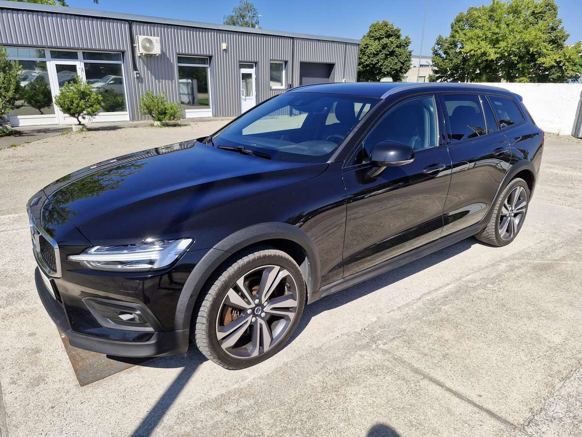 Volvo V60 Cross Country - 8