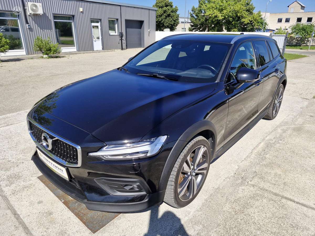 Volvo V60 Cross Country - 10