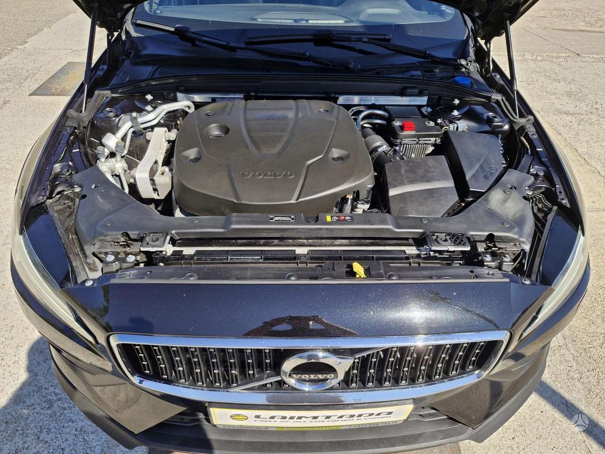 Volvo V60 Cross Country - 11