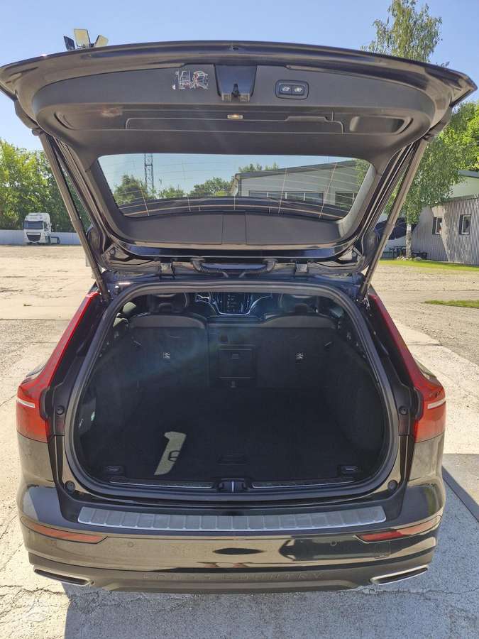Volvo V60 Cross Country - 12