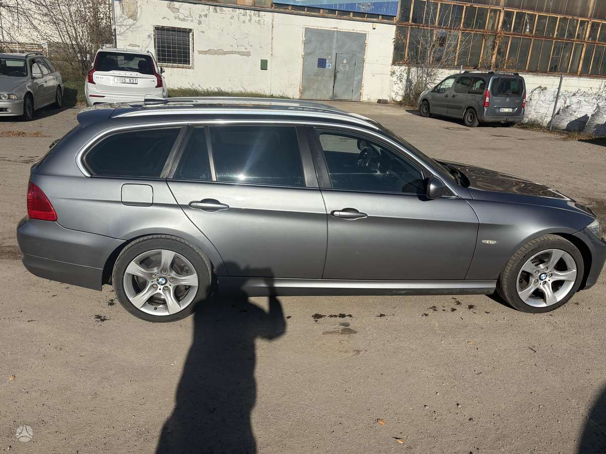 BMW 330, 3.0 l., wagon