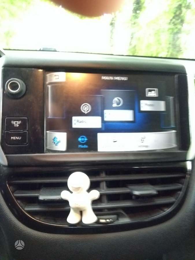 Peugeot 208, 1.2 l., hatchback