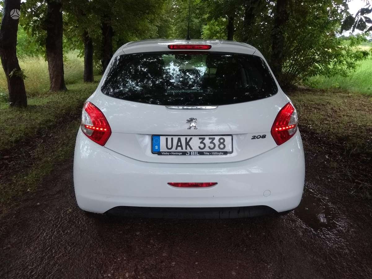 Peugeot 208, 1.2 l., hatchback