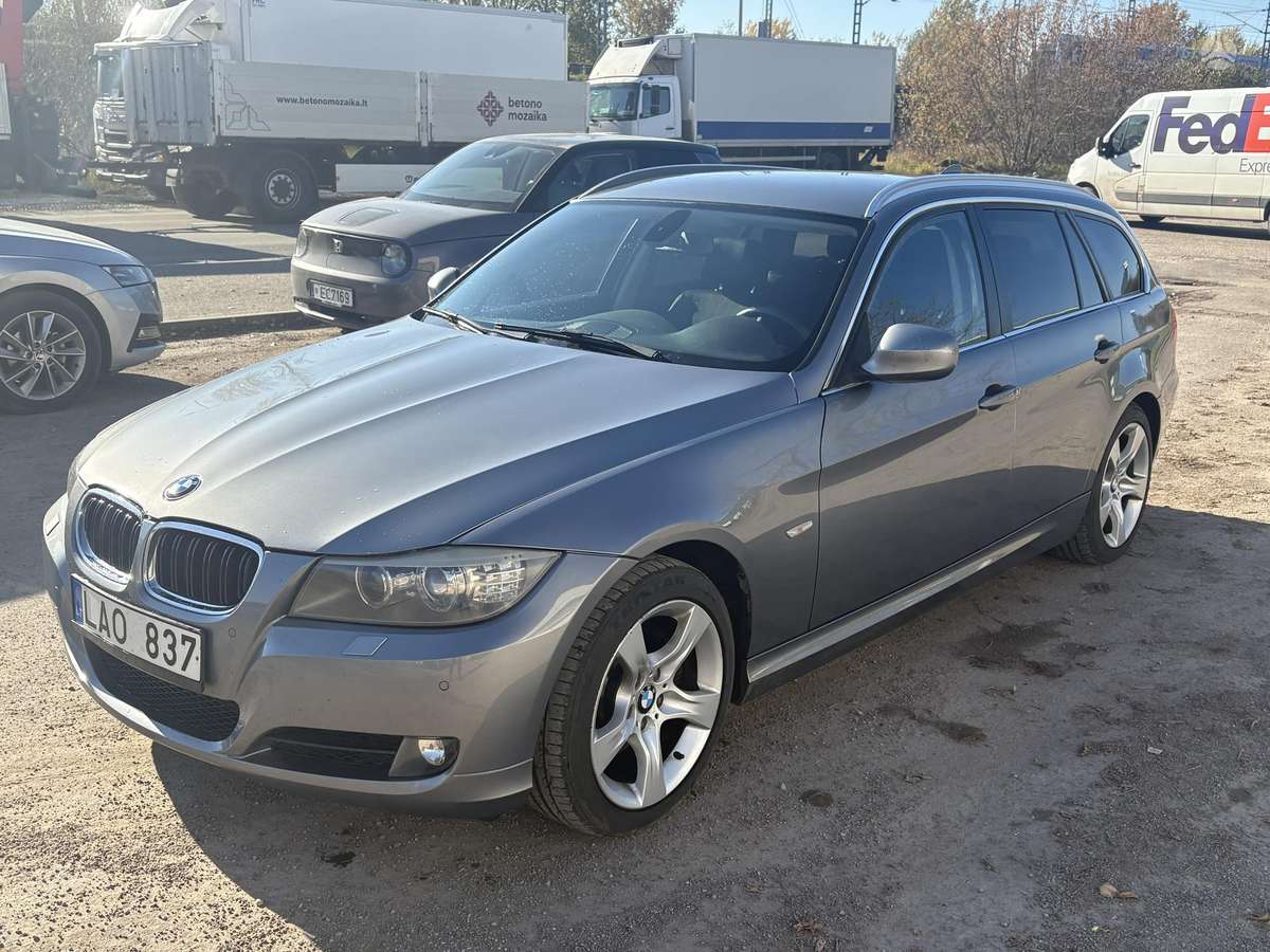 BMW 330, 3.0 l., wagon