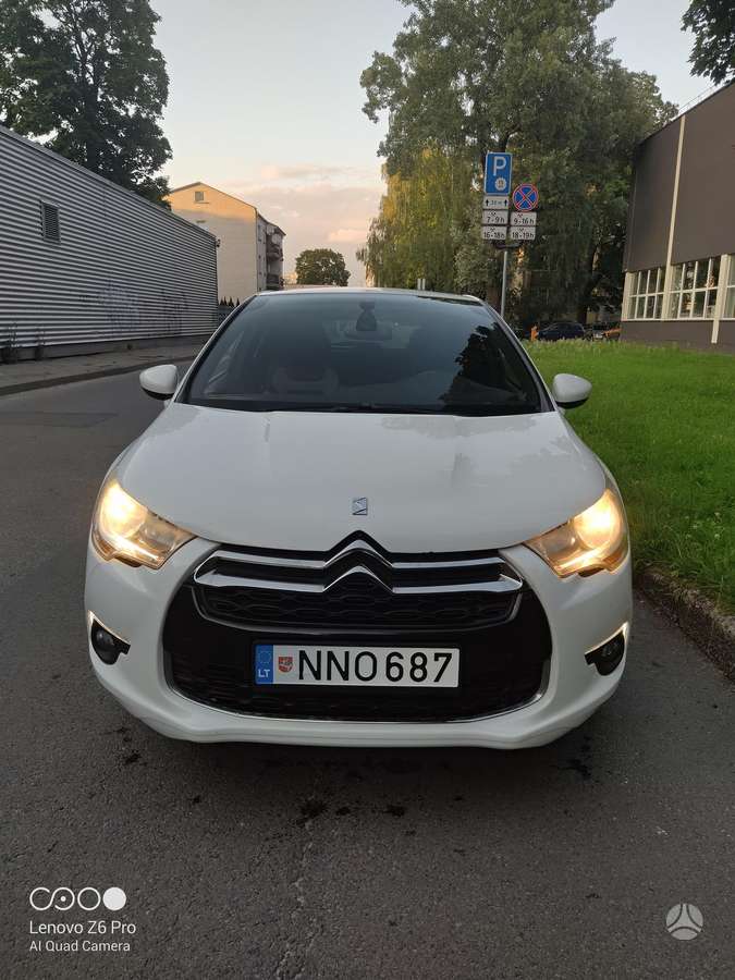 Citroen DS4, 1.6 l., hatchback