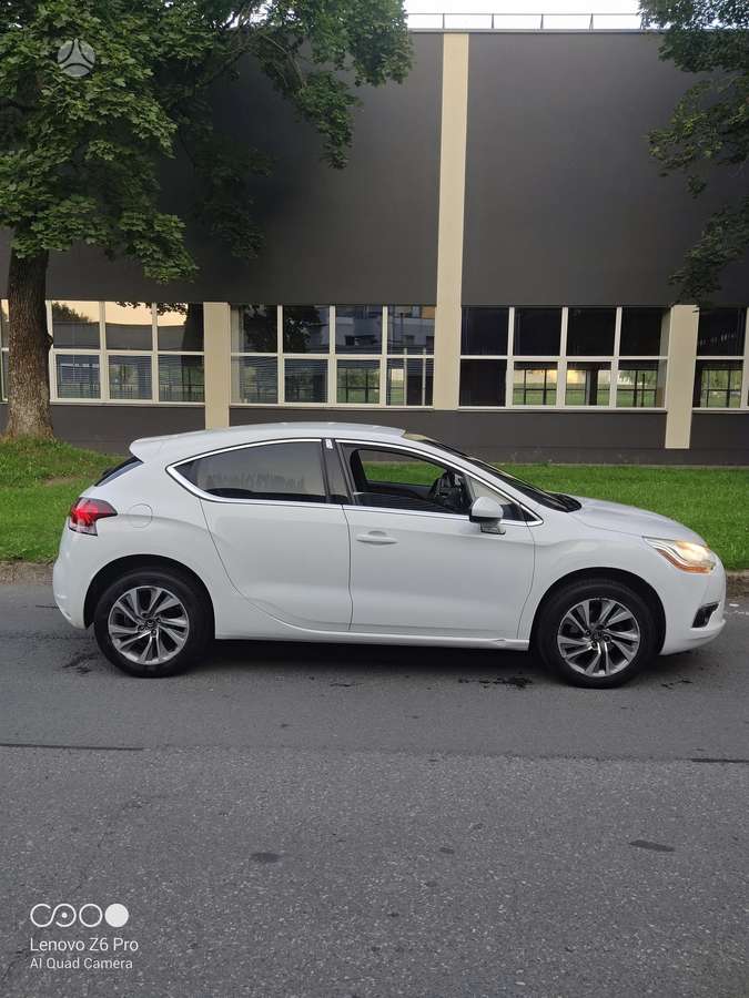 Citroen DS4, 1.6 l., hatchback