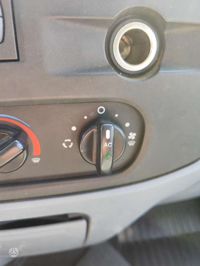 Ford Transit, Коммерческий