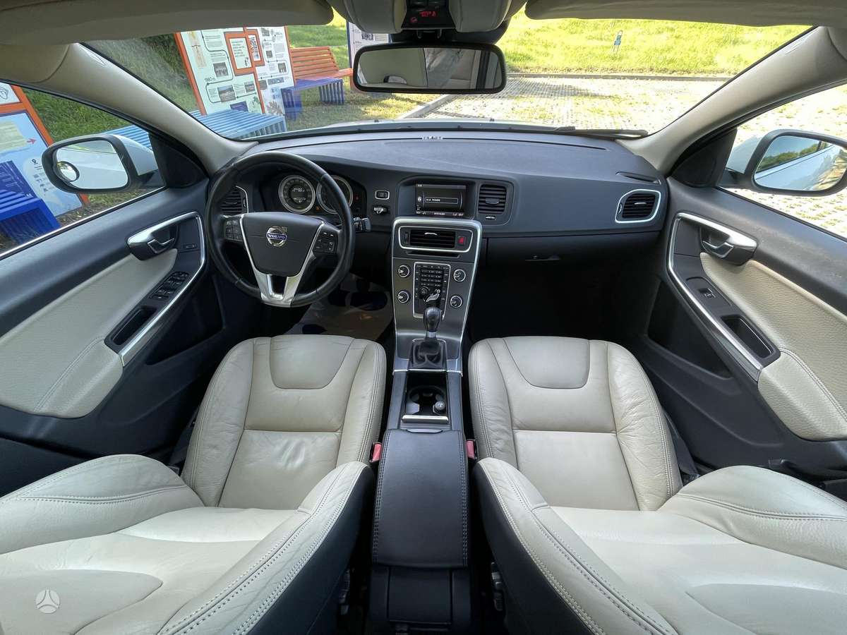 Volvo S60, 1.6 l., Седан