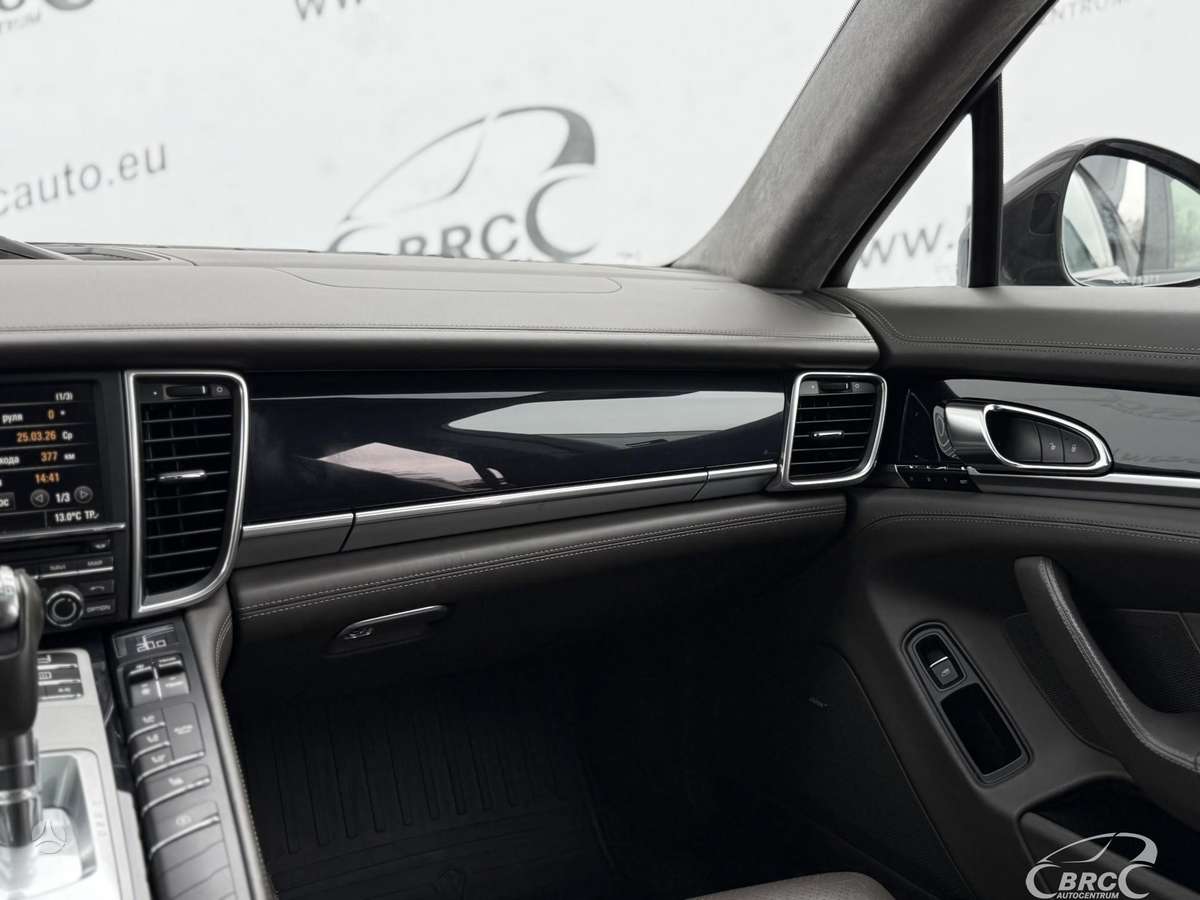 Porsche Panamera, 3.0 l., hatchback