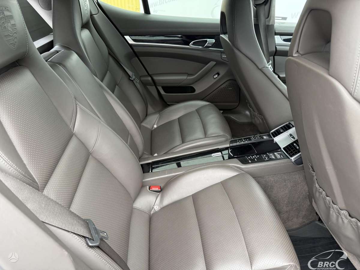 Porsche Panamera, 3.0 l., hatchback