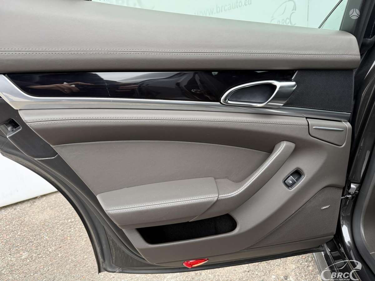 Porsche Panamera, 3.0 l., hatchback