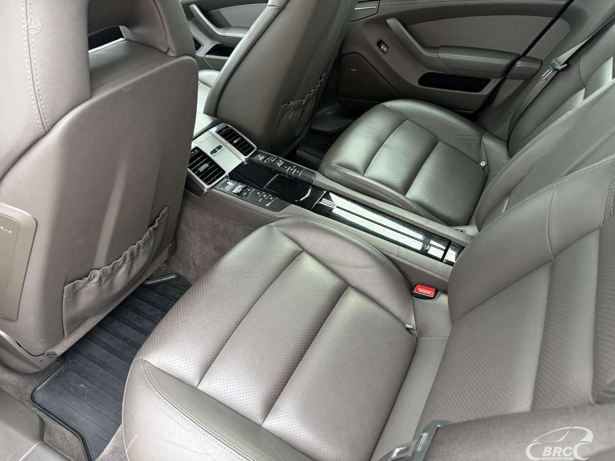 Porsche Panamera, 3.0 l., hatchback