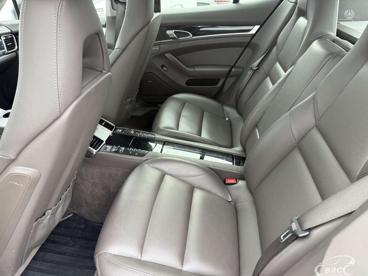 Porsche Panamera, 3.0 l., hatchback