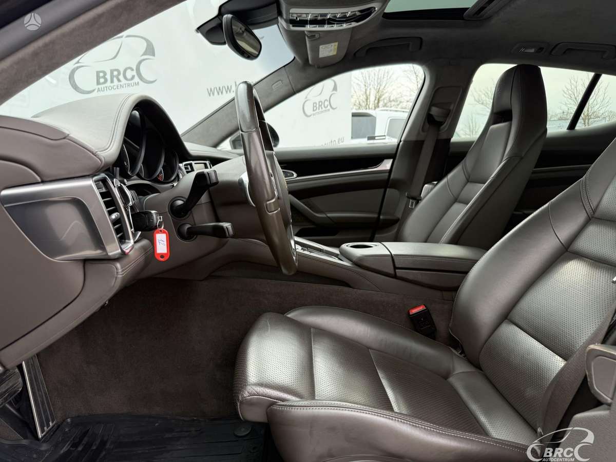 Porsche Panamera, 3.0 l., hatchback