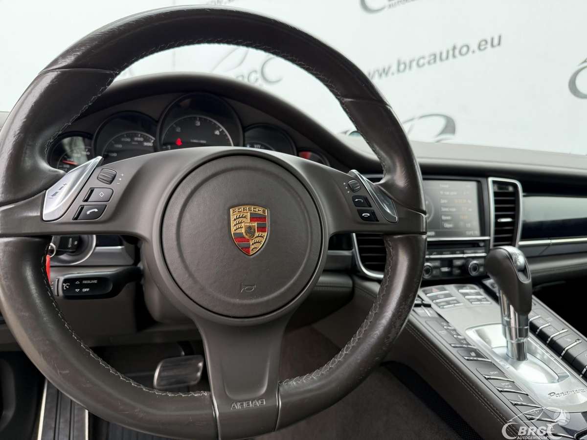 Porsche Panamera, 3.0 l., hatchback