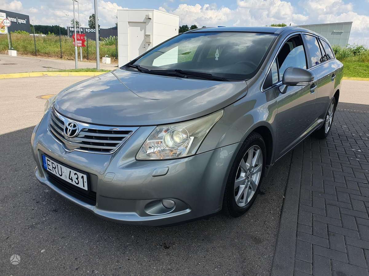 Toyota Avensis - 1