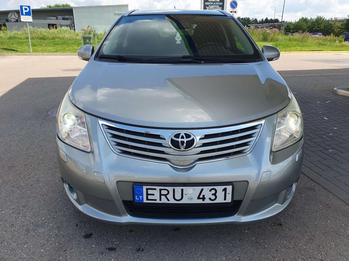 Toyota Avensis - 2