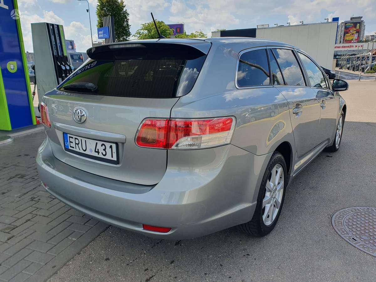 Toyota Avensis - 4