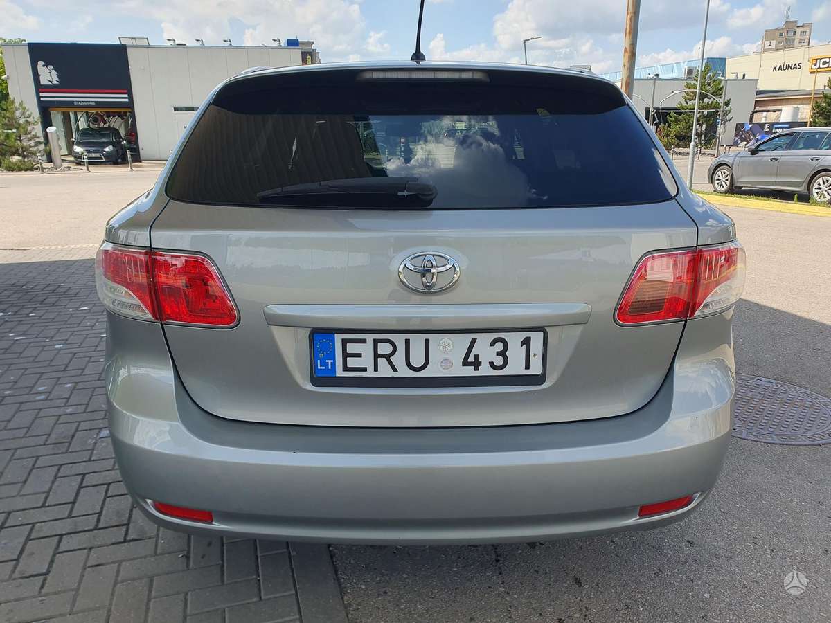 Toyota Avensis - 5