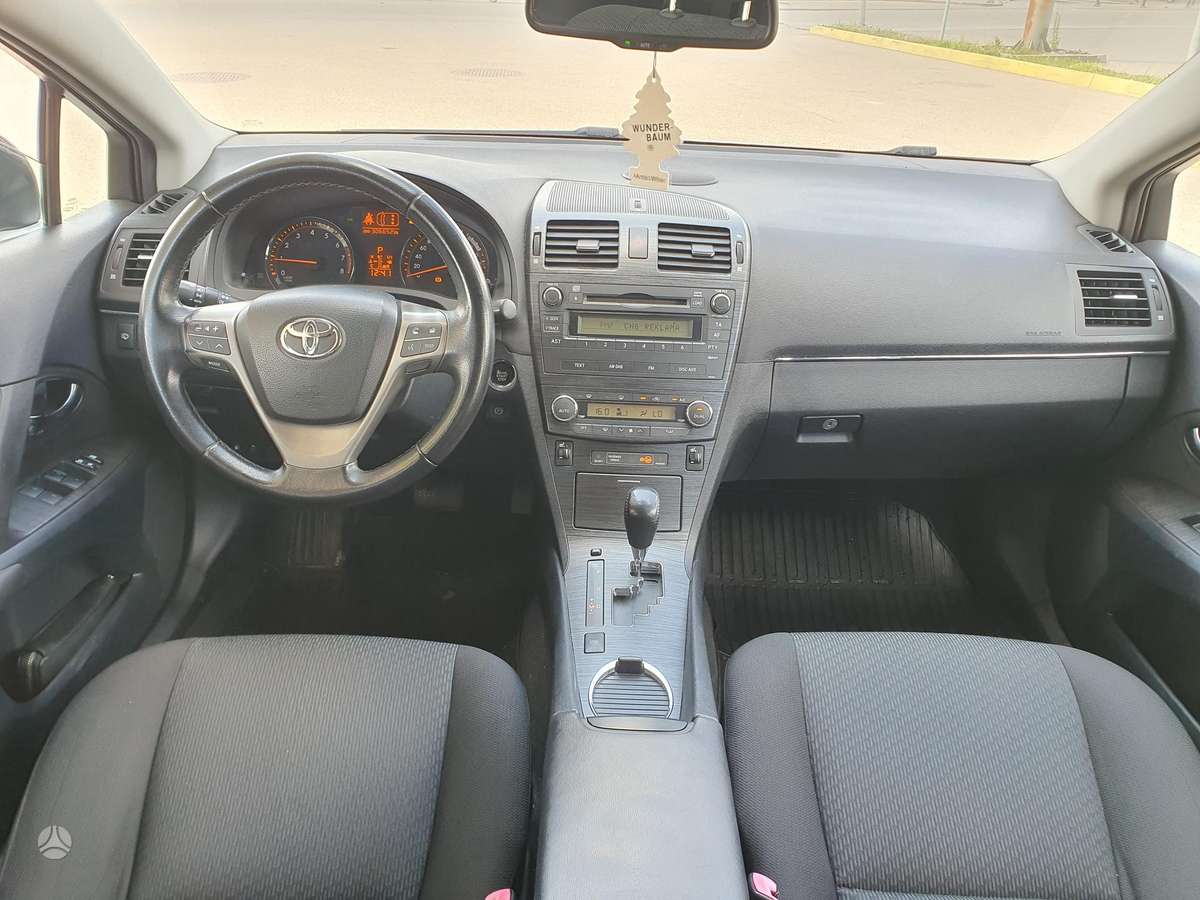 Toyota Avensis - 7