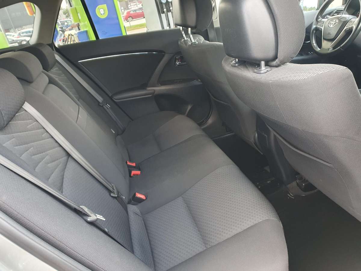 Toyota Avensis - 10