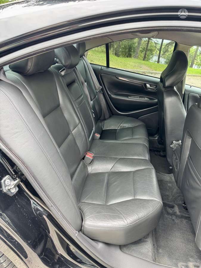 Volvo S60, 2.4 l., Седан