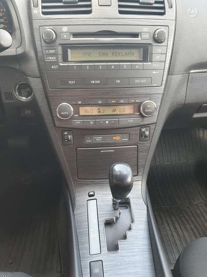 Toyota Avensis - 12