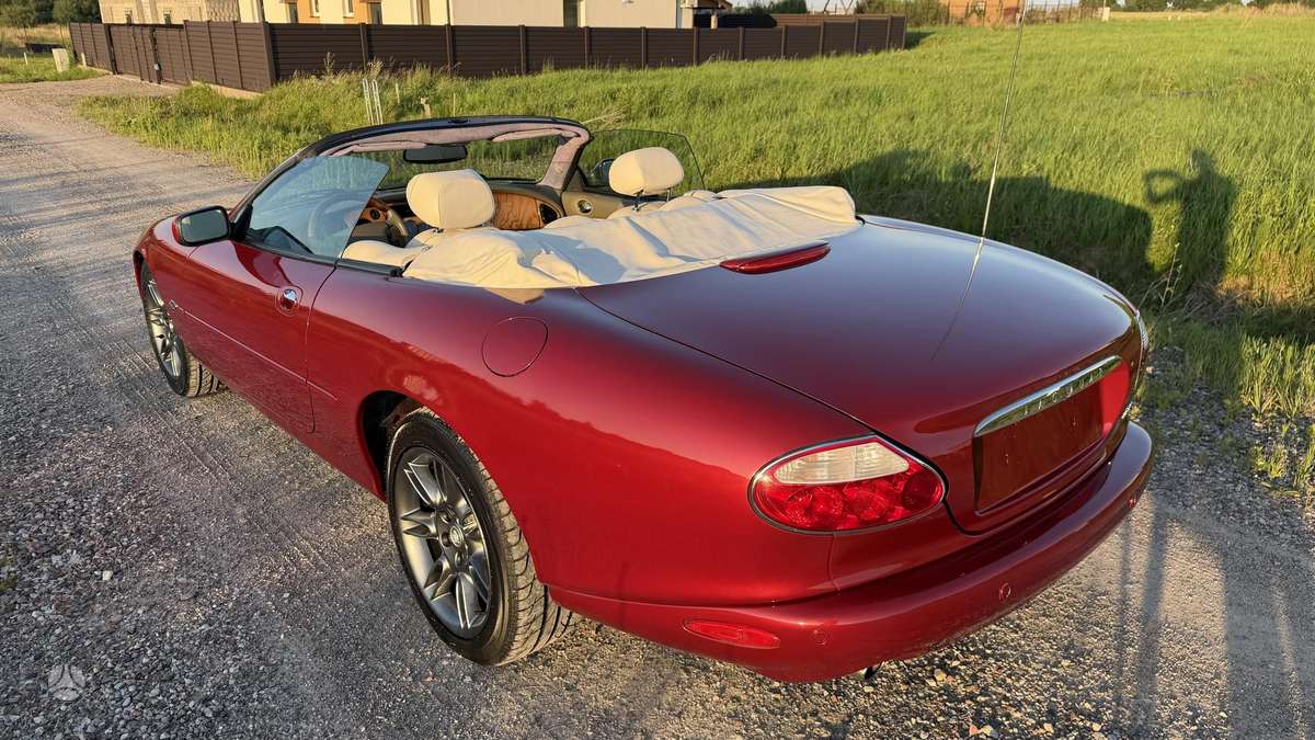 Jaguar XK8, 4.0 l., convertible