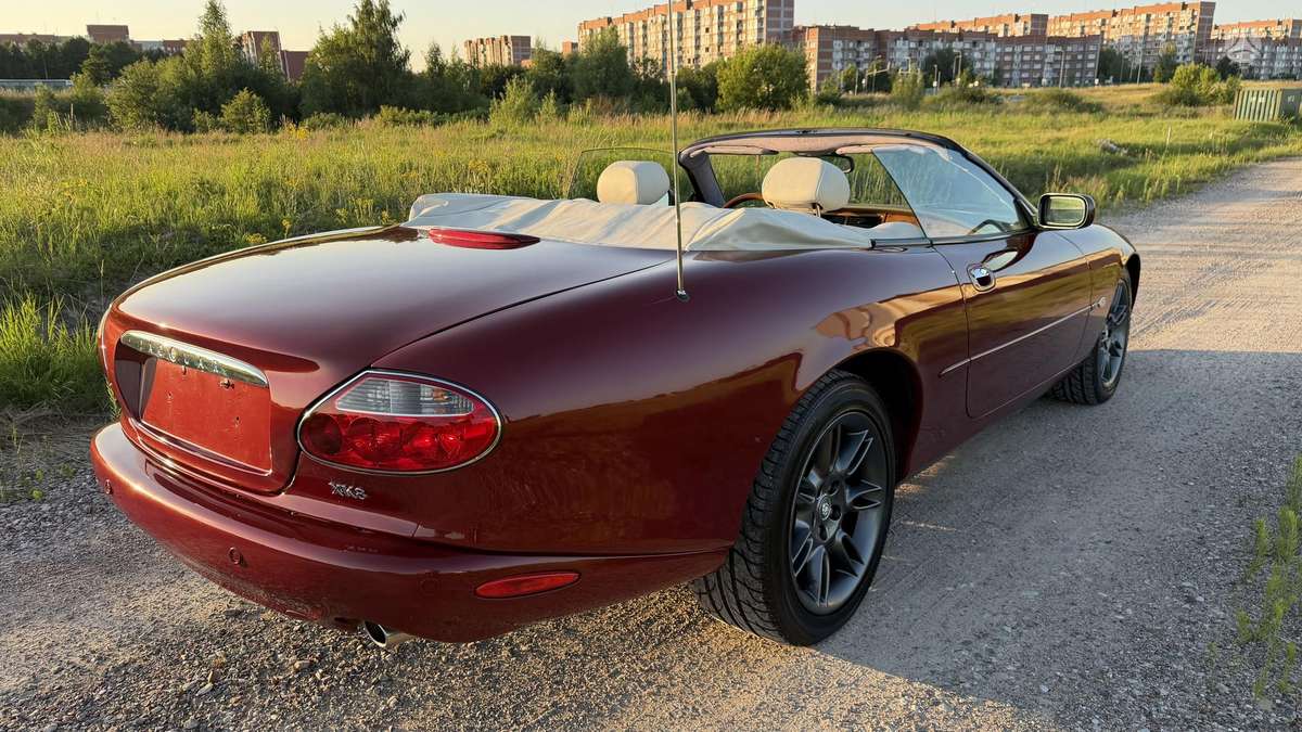 Jaguar XK8, 4.0 l., convertible