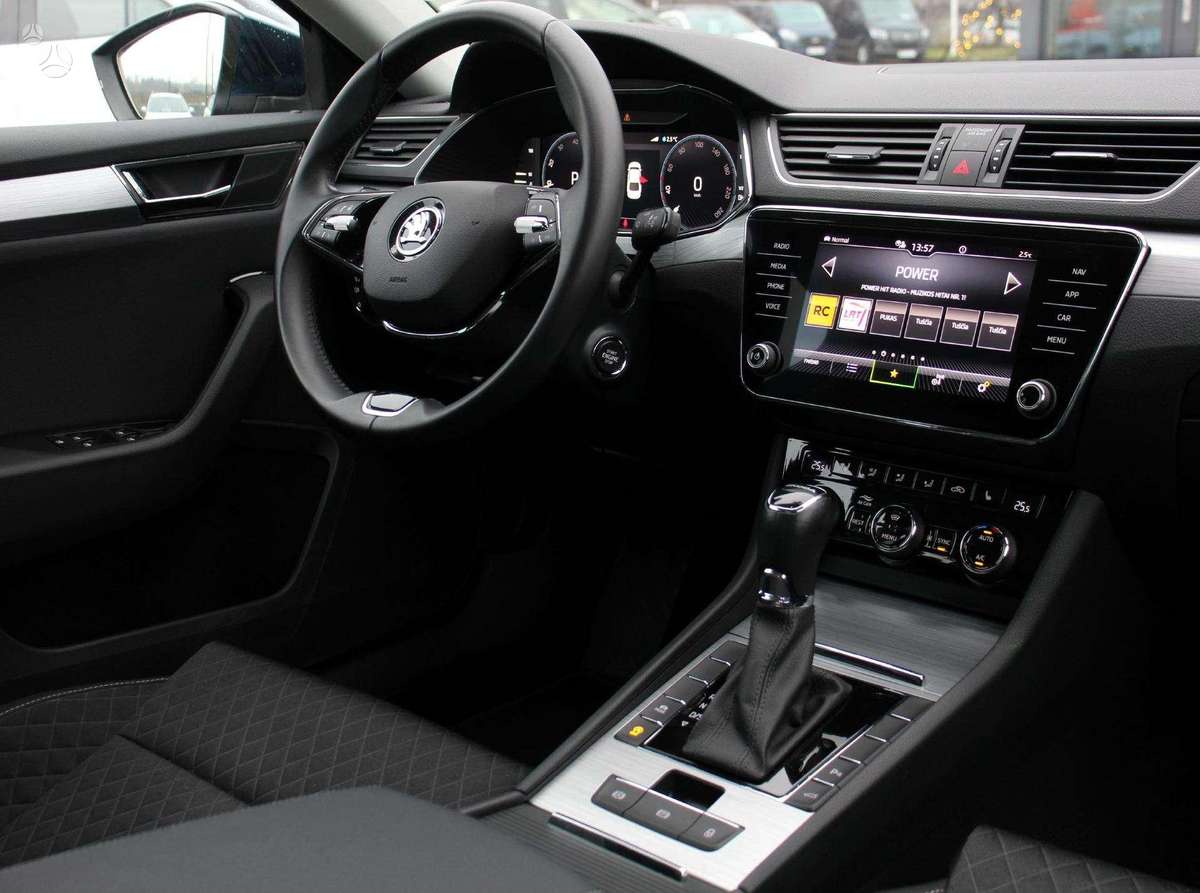 Skoda Superb, 1.5 l., hatchback