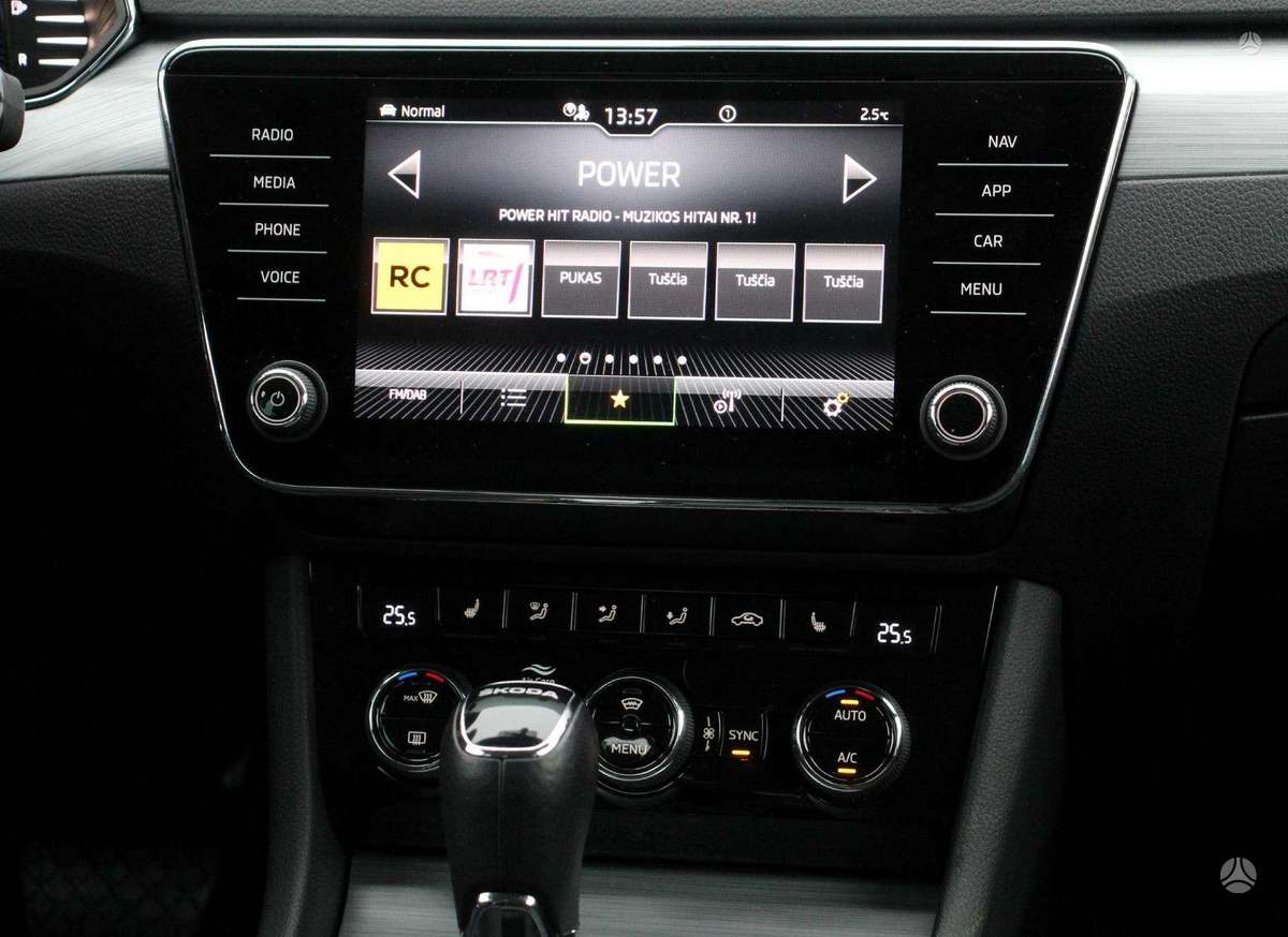 Skoda Superb, 1.5 l., hatchback