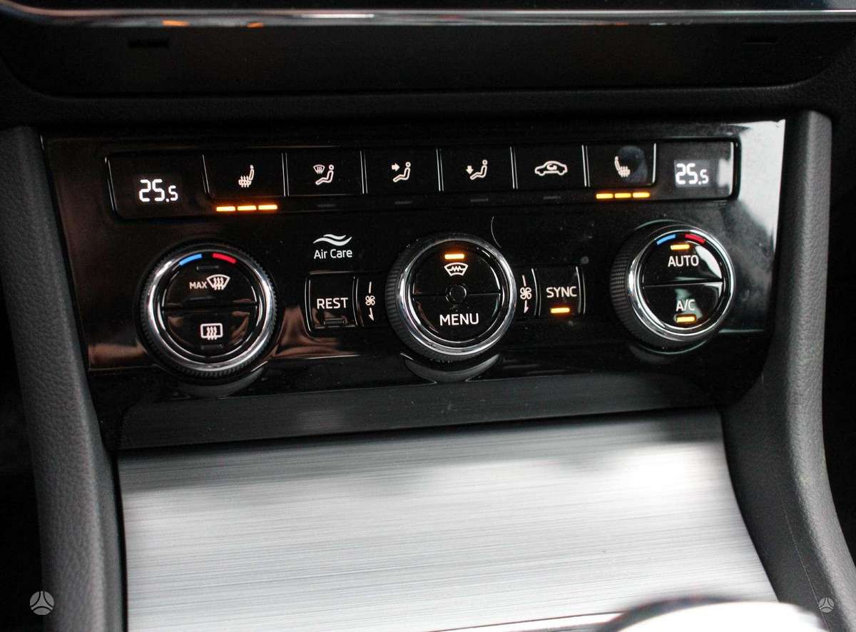Skoda Superb, 1.5 l., hatchback