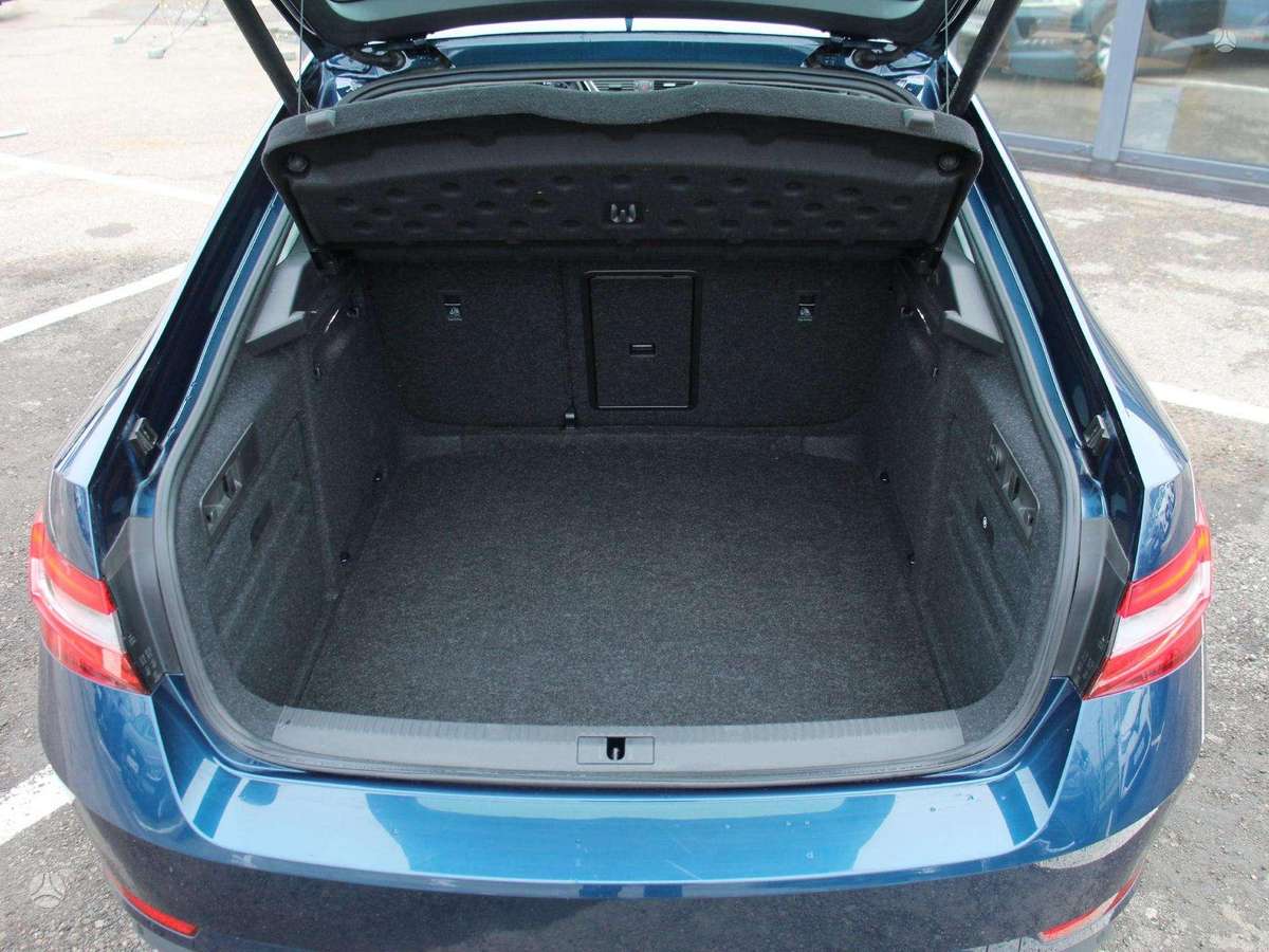 Skoda Superb, 1.5 l., hatchback