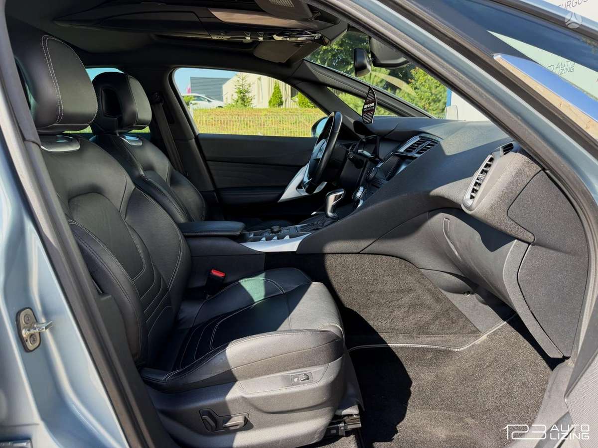Citroen DS5, 2.0 l., hatchback