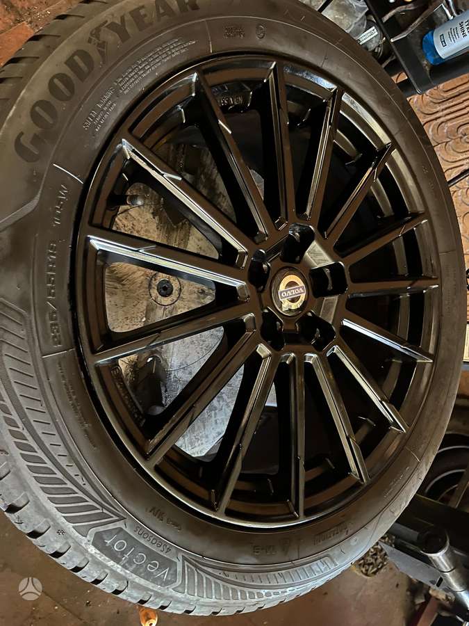 Volvo, lengvojo lydinio, R19