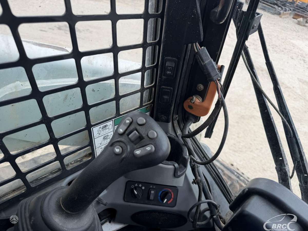 Bobcat T770, cits