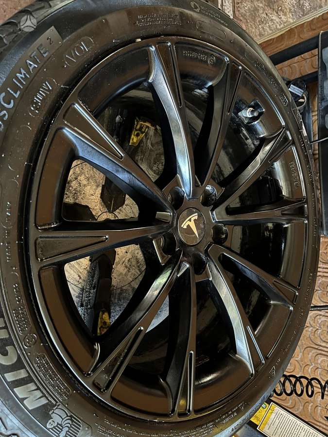 TESLA, light alloy, R19