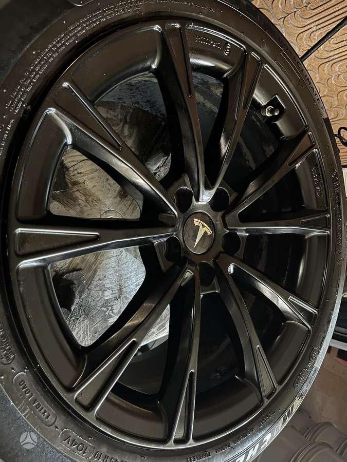 TESLA, light alloy, R19