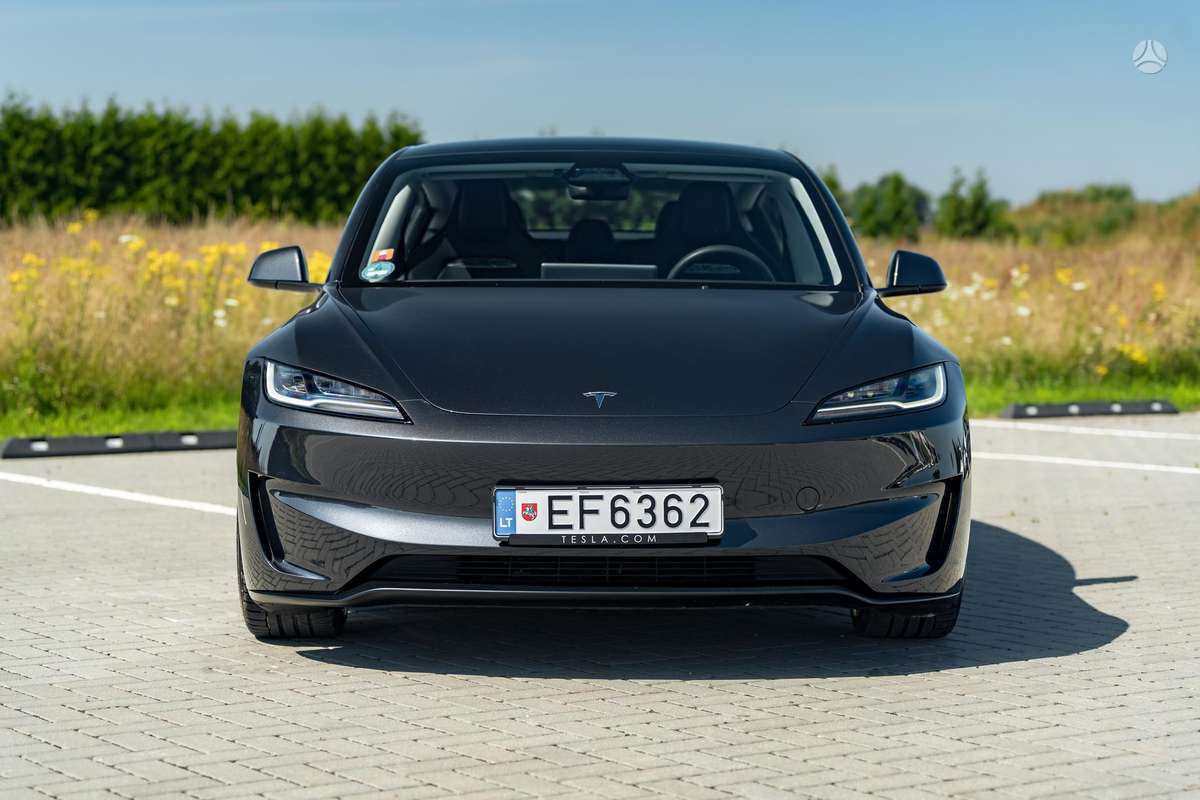 Tesla Model 3, 82 kWh, hatchback