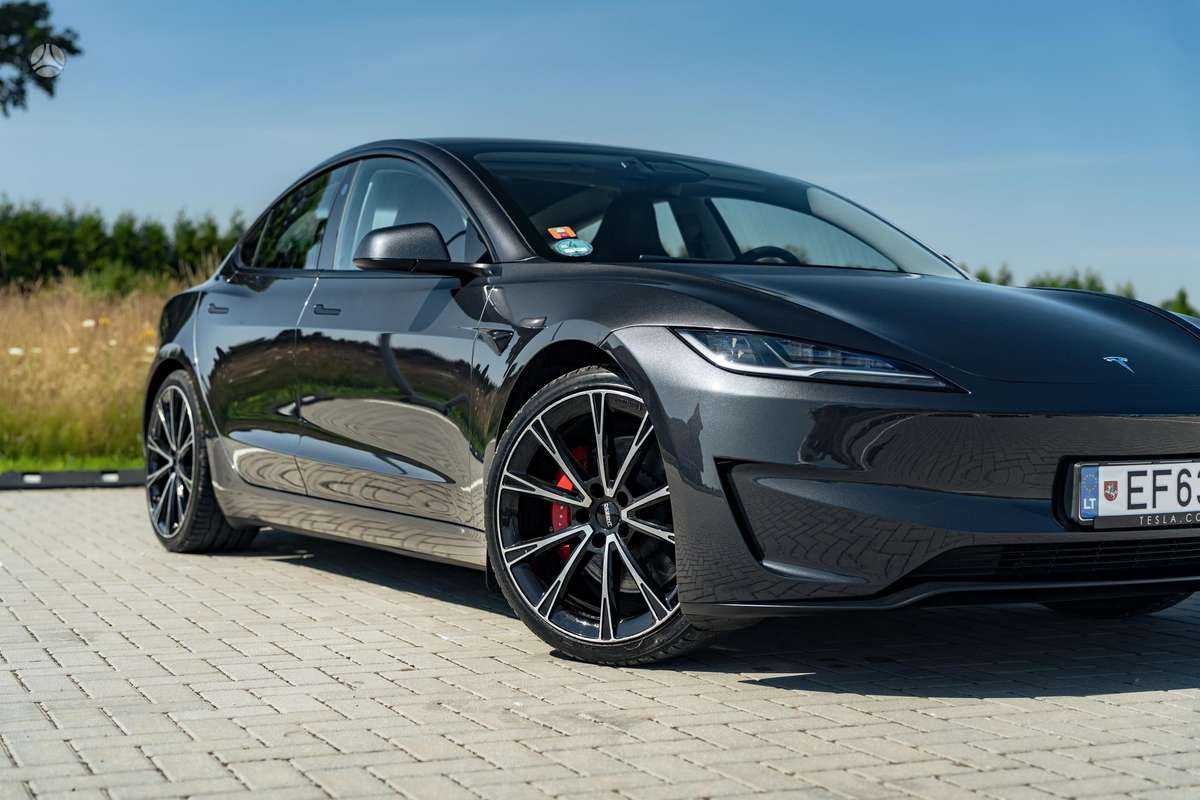 Tesla Model 3, 82 кВт·ч, Хэтчбек