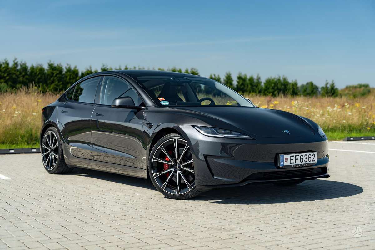 Tesla Model 3, 82 kWh, hatchback