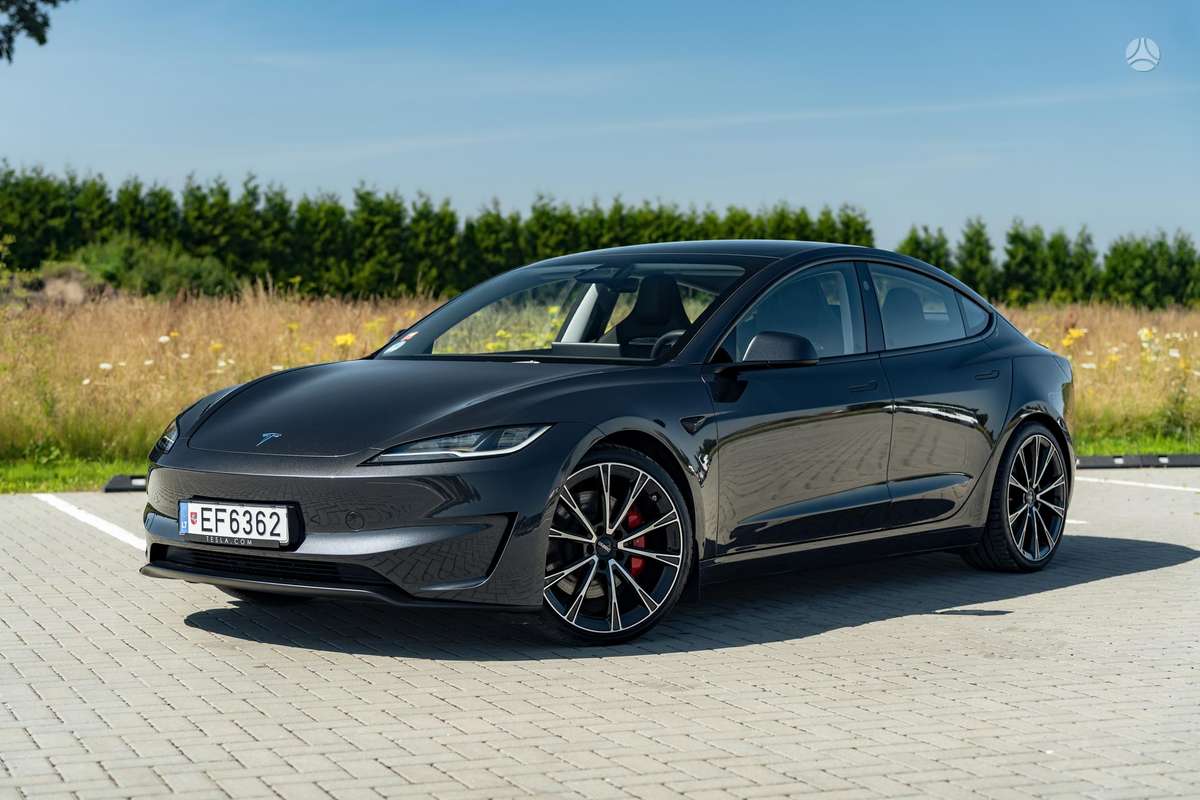 Tesla Model 3, 82 kWh, hatchback