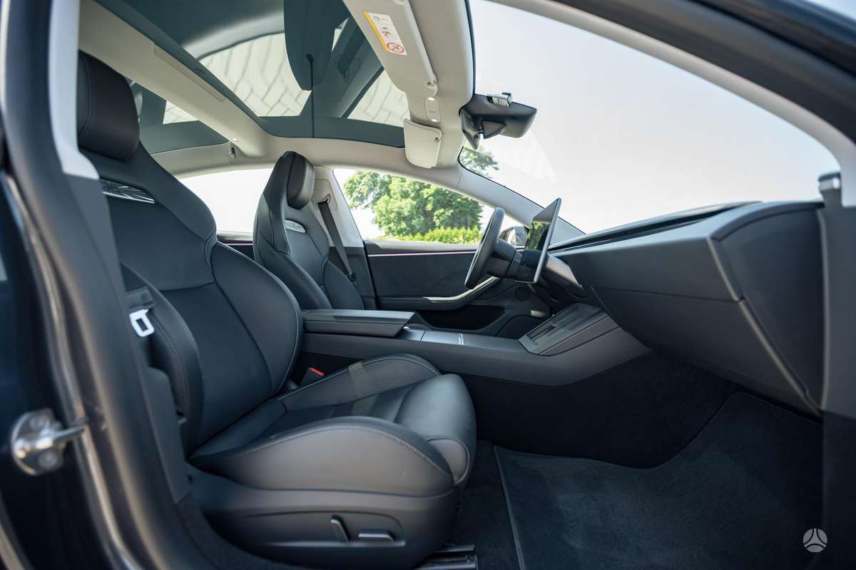 Tesla Model 3, 82 кВт·ч, Хэтчбек