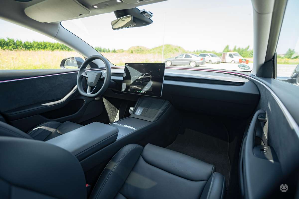 Tesla Model 3, 82 кВт·ч, Хэтчбек