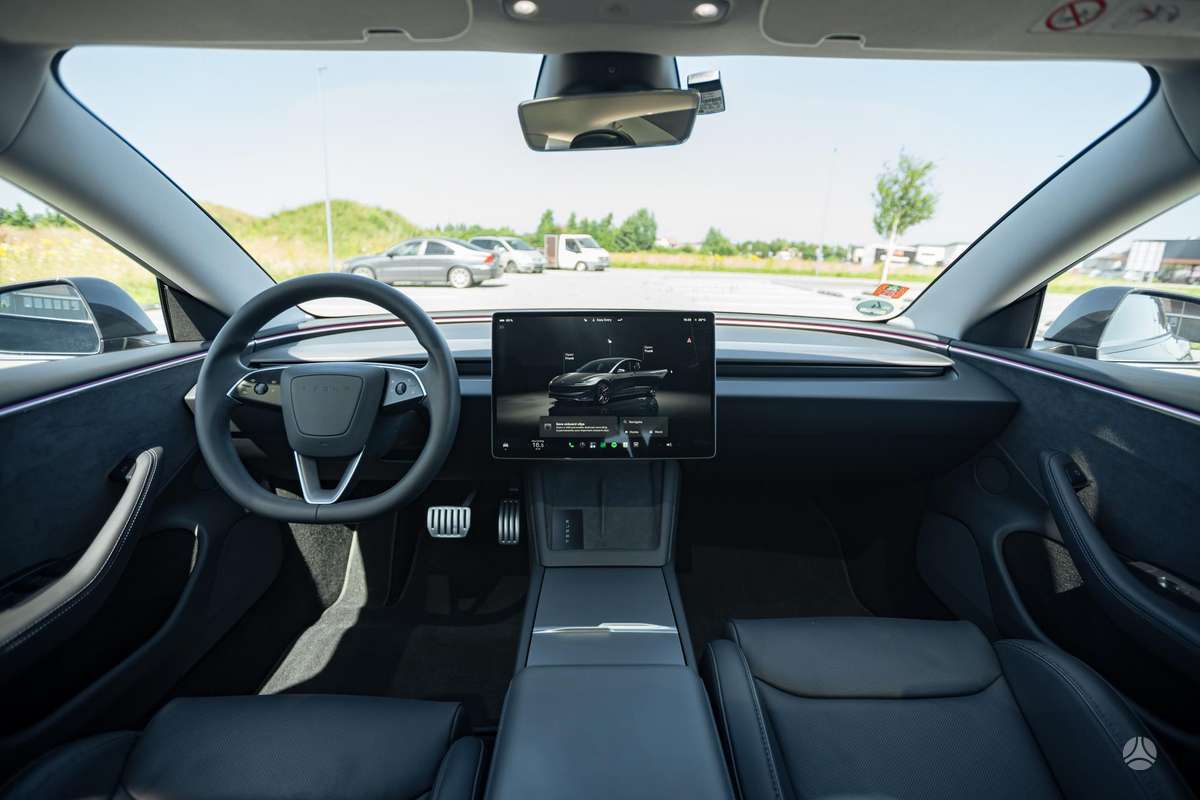 Tesla Model 3, 82 kWh, hatchback