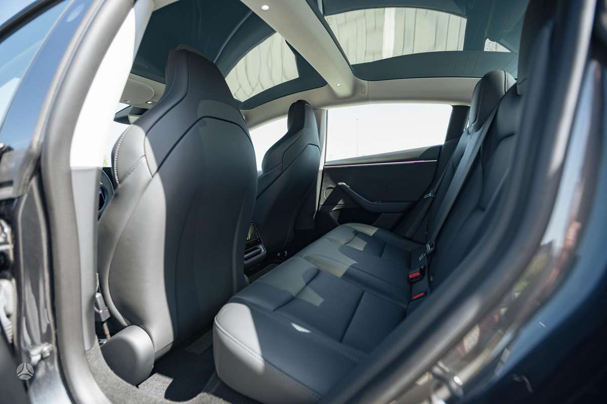 Tesla Model 3, 82 кВт·ч, Хэтчбек