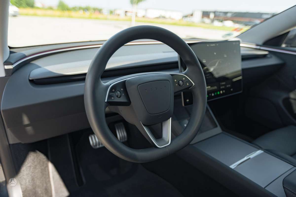 Tesla Model 3, 82 kWh, hatchback