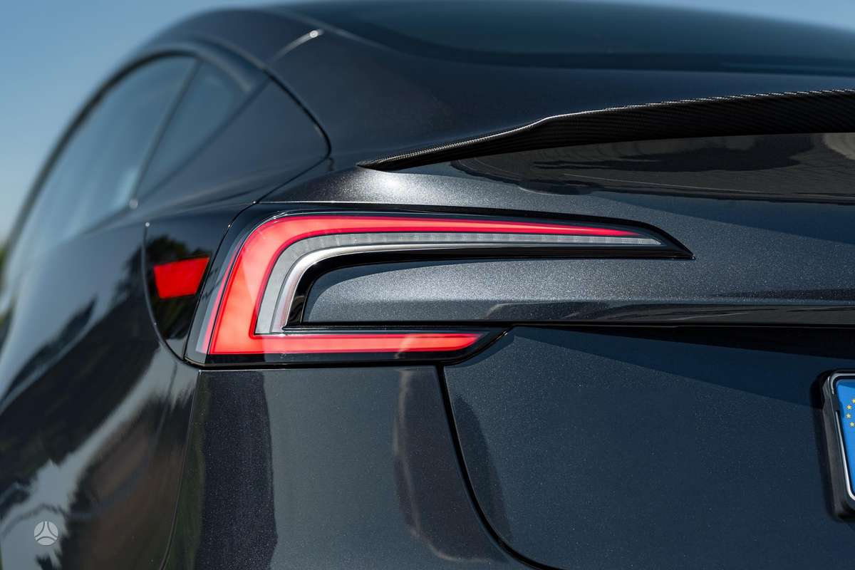 Tesla Model 3, 82 кВт·ч, Хэтчбек